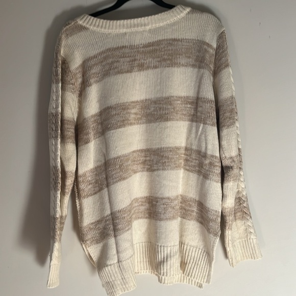 Emily Rose (bought on stitch fix). women’s V-neck sweater. Size XL.Cream and tan - Picture 8 of 13